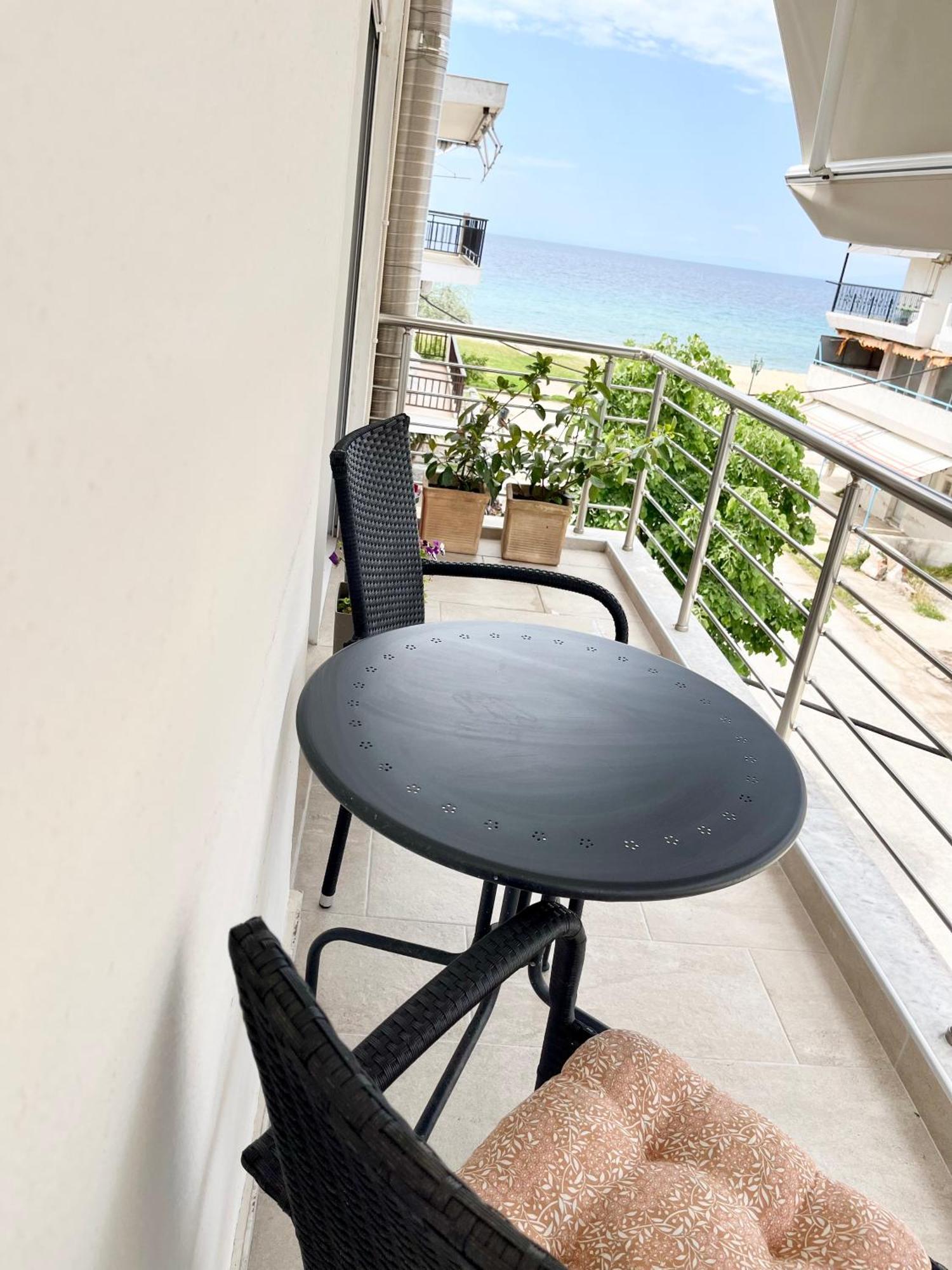 The Beach House Paralia Dionysiou Exteriör bild