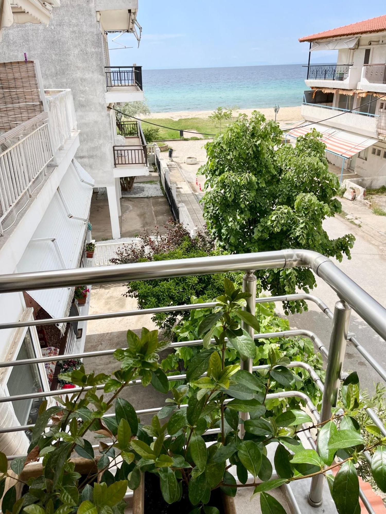 The Beach House Paralia Dionysiou Exteriör bild